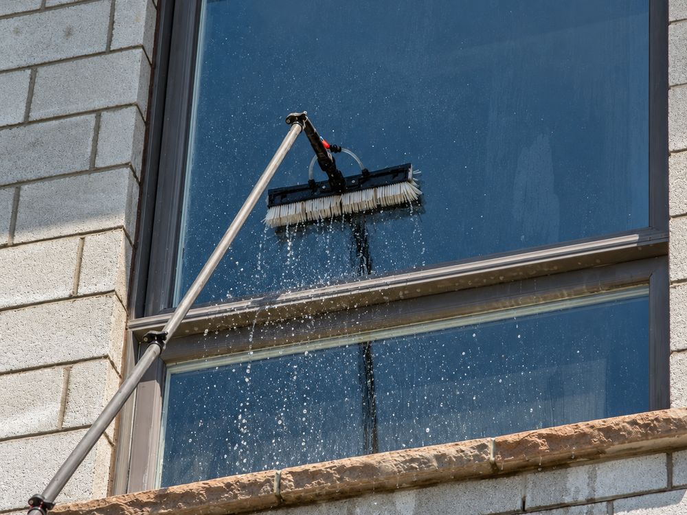 Lavage de vitres à l'eau pure